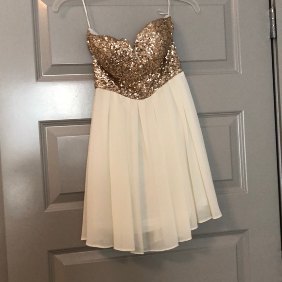 New with tags formal dress - Picture 1 of 3